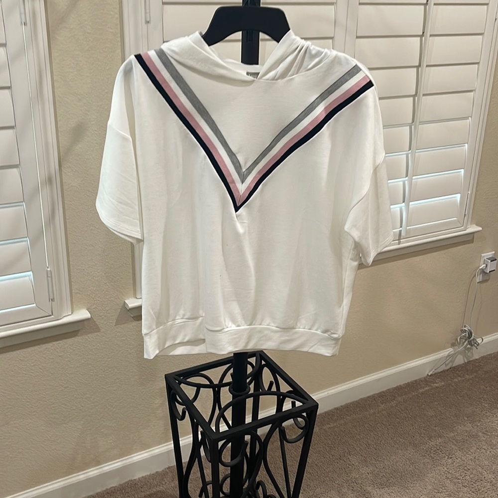 Short sleeve white hoodie